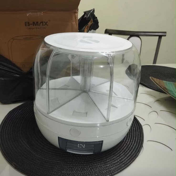 Dispenser OrganizaLar na cozinha da cliente 1