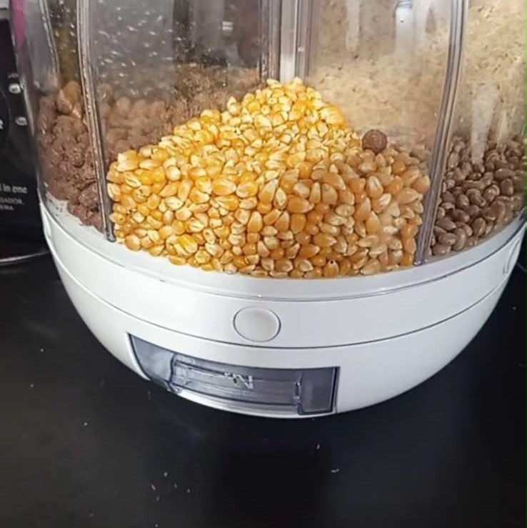 Dispenser OrganizaLar na cozinha da cliente 10