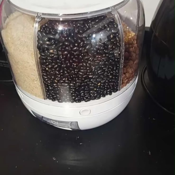 Dispenser OrganizaLar na cozinha da cliente 9