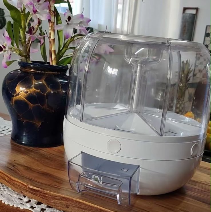 Dispenser OrganizaLar na cozinha da cliente 4